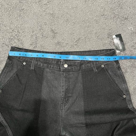 Hot Topic - Picture 6 of 7